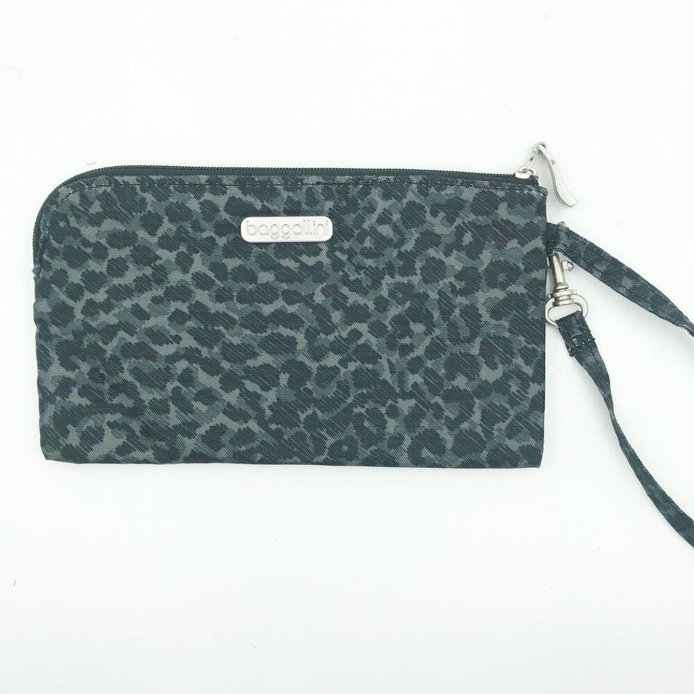 BAGGALLINI RFID Gray Leopard Print Wristlet Wallet Clutch Mini Purse